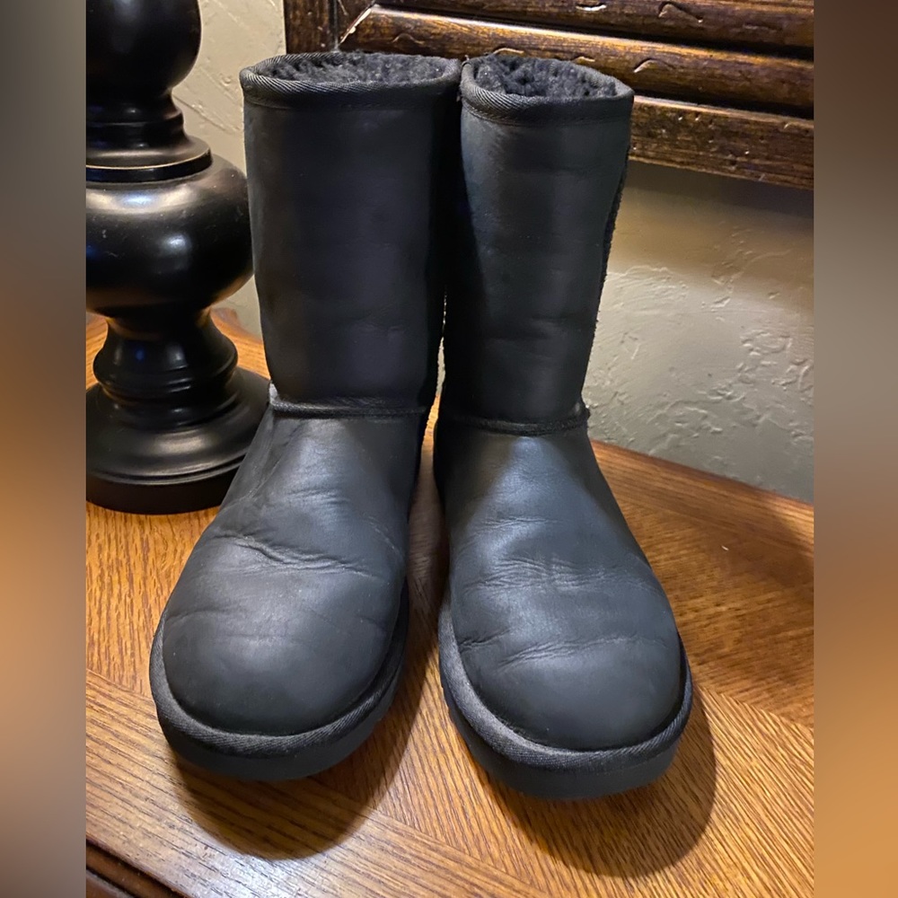 Ugg’s Black leather boots Size 8